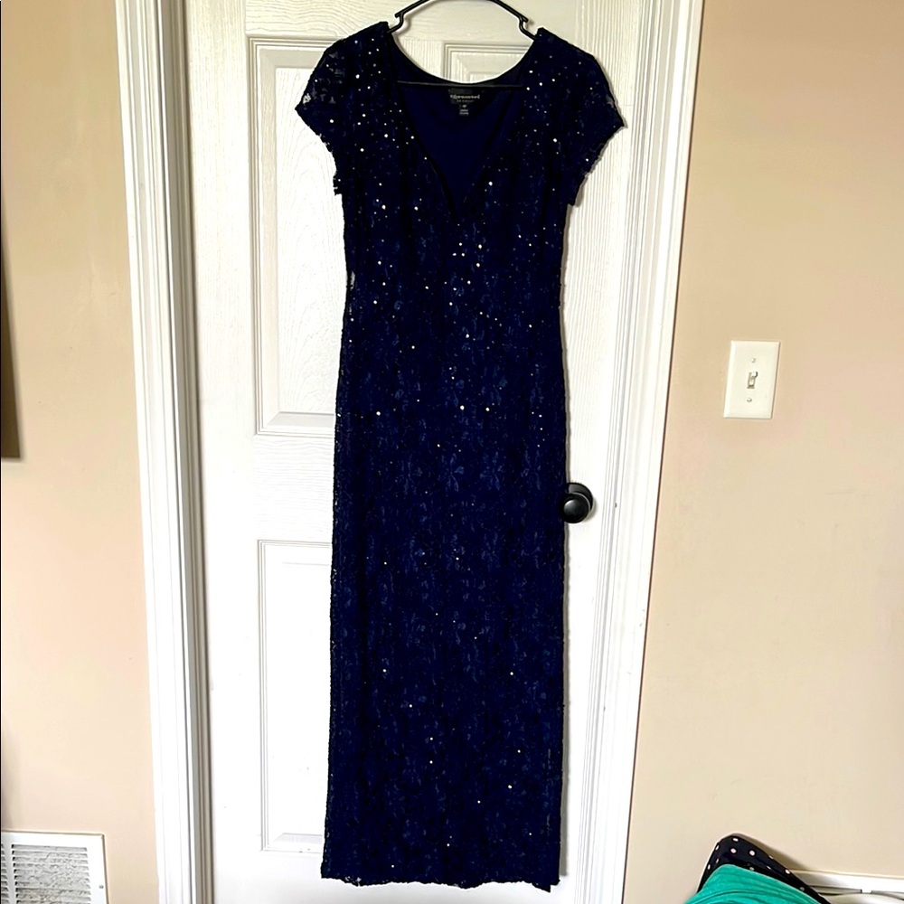 Elegant Navy Blue Lace Evening Dress